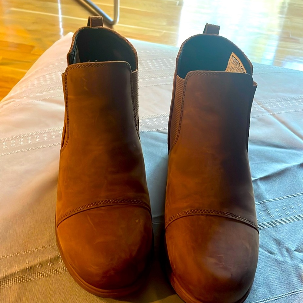 Women’s shoes, Sorel bootie, , size 6 in luggage shade